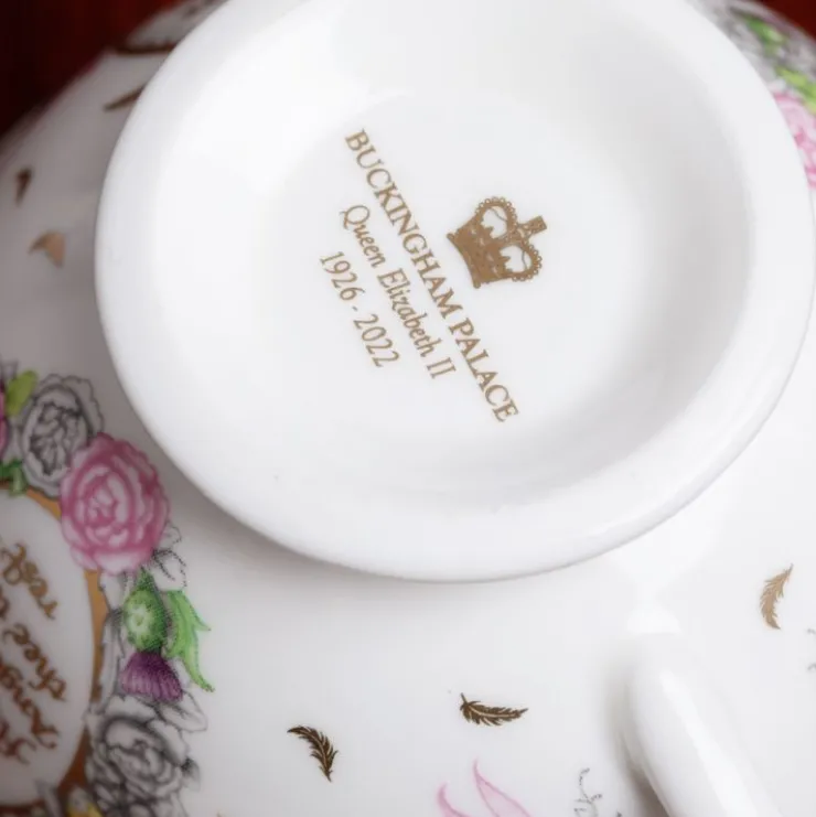 Queen Elizabeth Ii Commemorative Teacup And Saucer*Royal Collection Shop Clearance