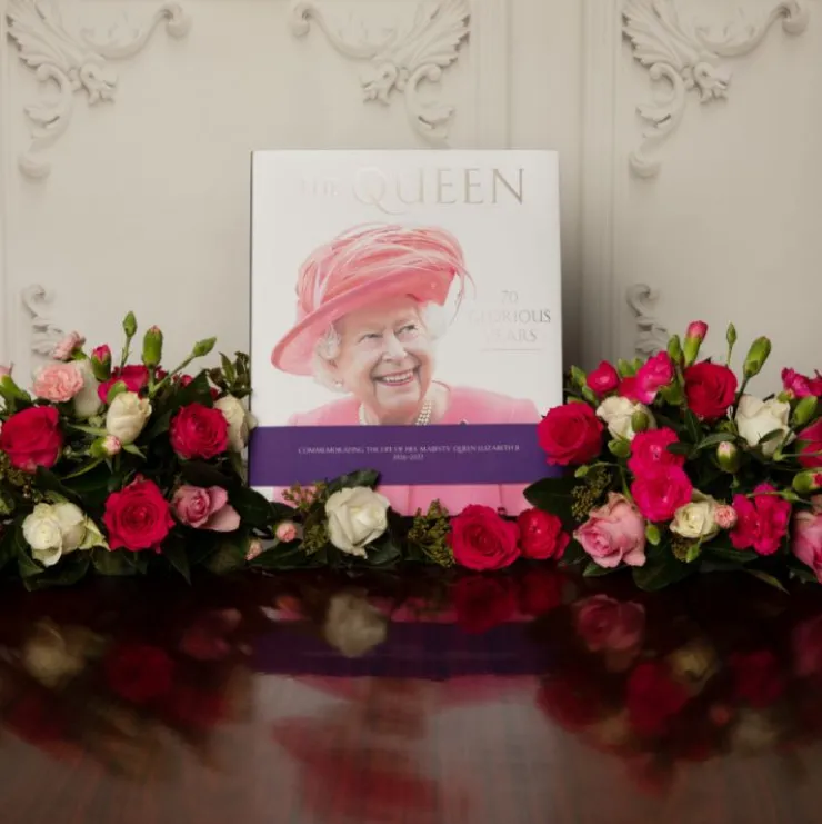 The Queen: 70 Glorious Years*Royal Collection Shop Clearance